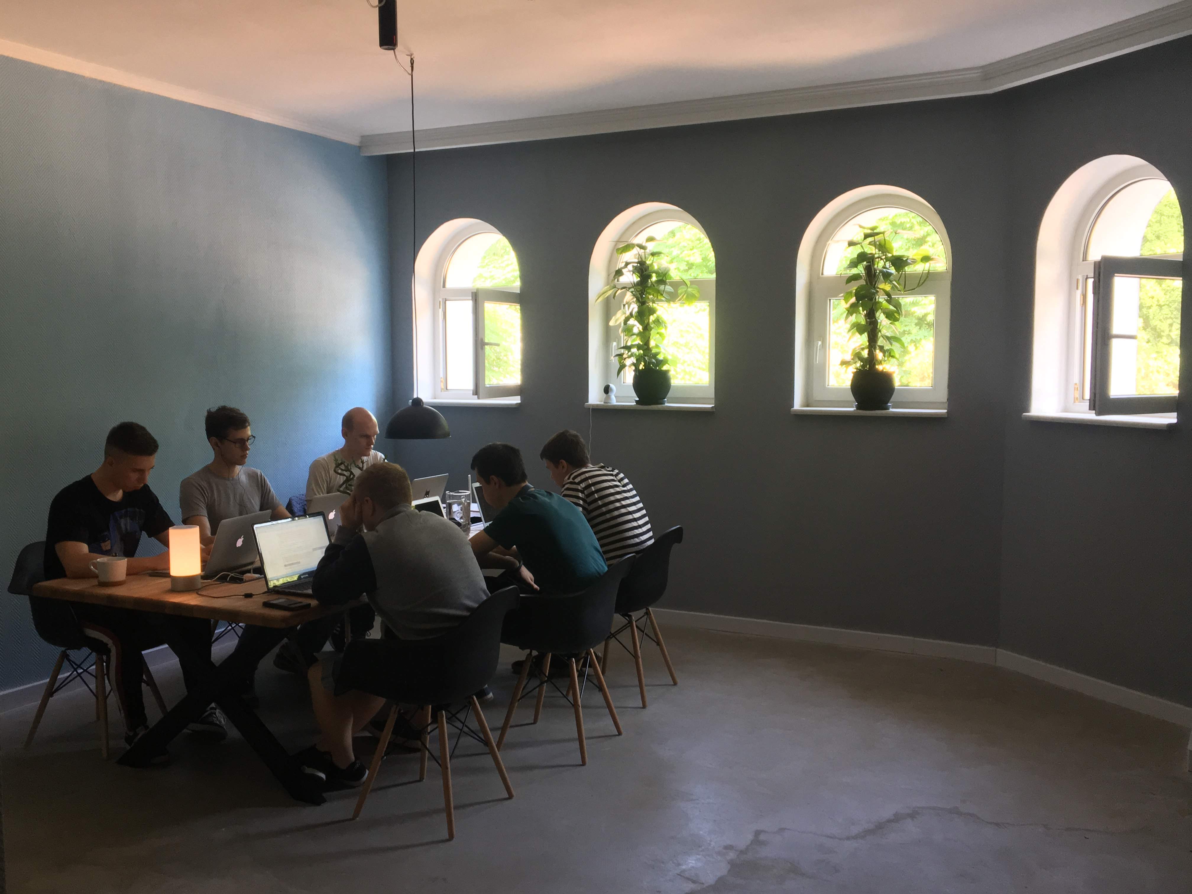 Lambda Team 2017 - Early days of scaling